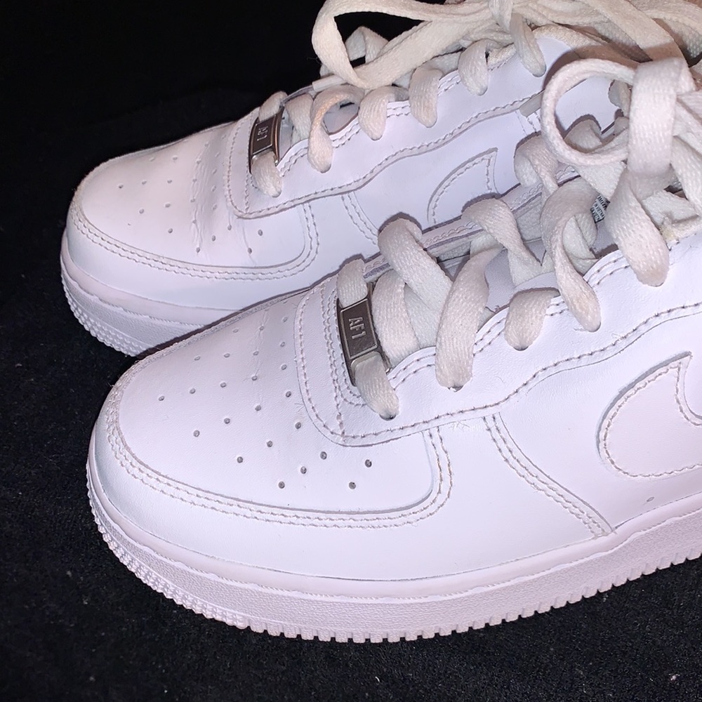 ✨WHITE NIKE AIR FORCE 1’S✨ - Picture 8 of 14